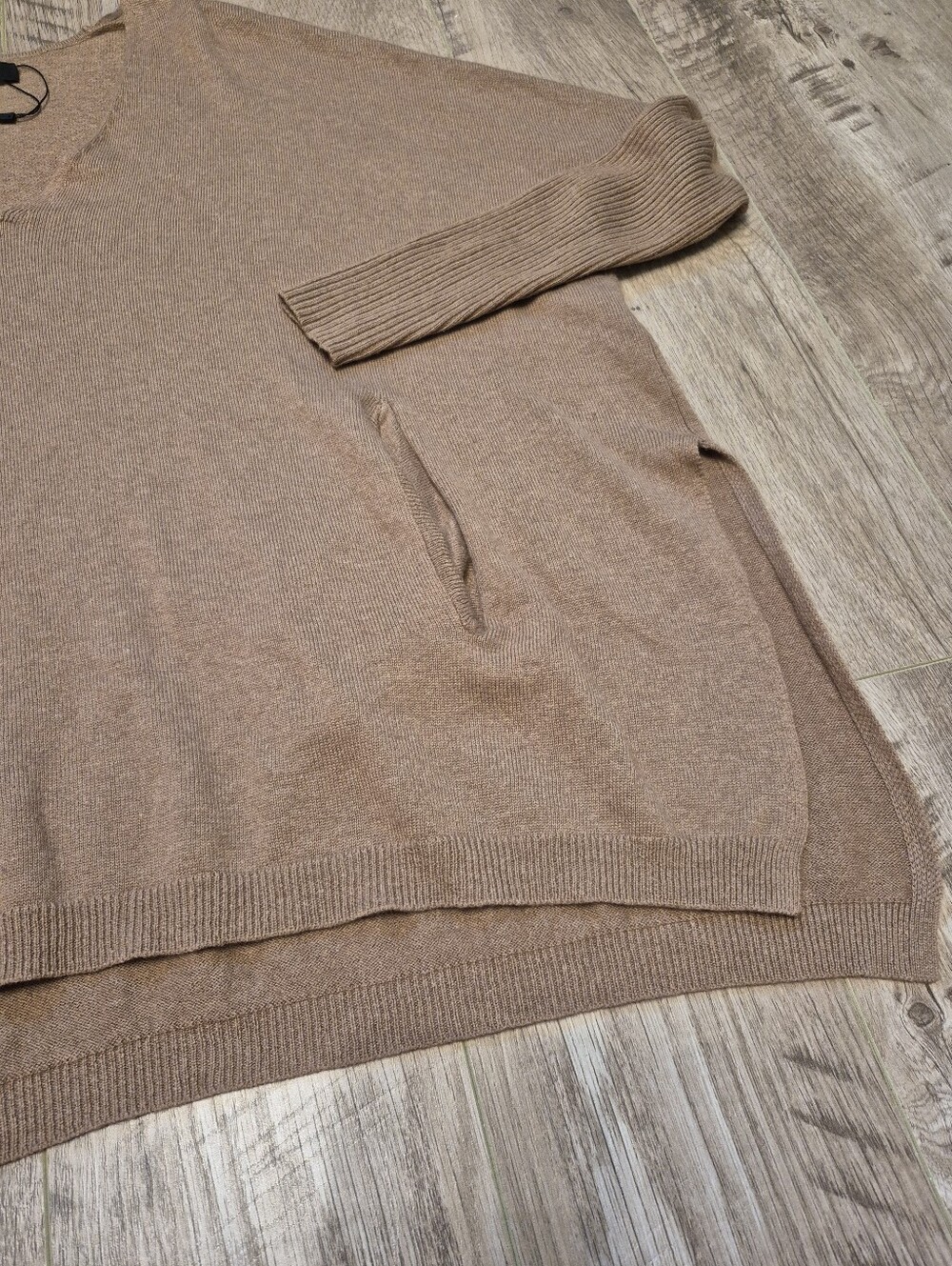Babaton Aritzia Women's Neutral Brown Oversized V-Neck Knit Sweater Size XS - Picture 3 of 5